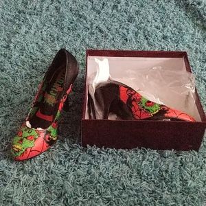 Size 11 Sexy Bright Head Turning Heels!